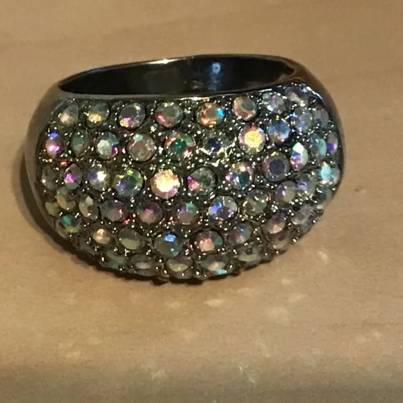 Beautiful crystal ring shines with colors of the rainbow - Picture 8 of 8